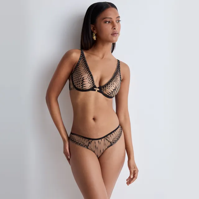 【Aubade】女巫之吻刺無襯刺繡蕾絲內衣 性感內衣 法國進口 女內衣(3D-黑)