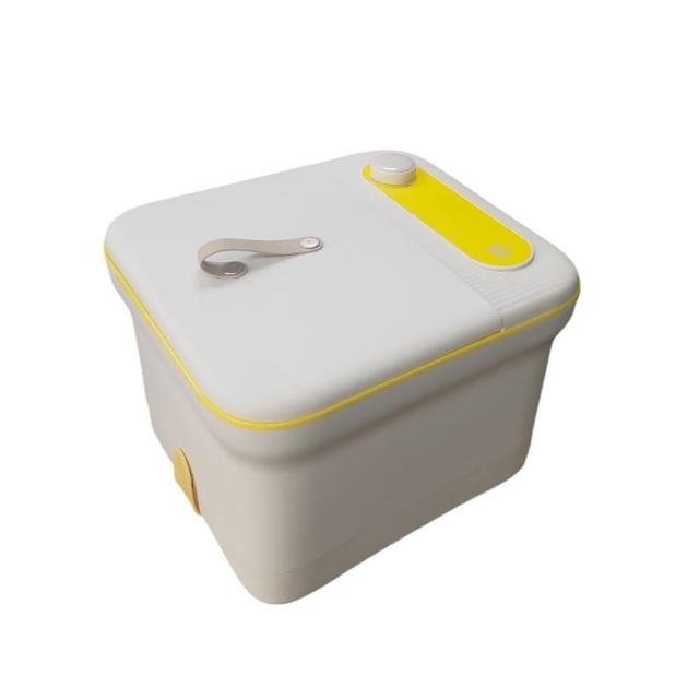 尚朋堂 SFT-2445 泡腳盆採用黃色系設計，尺寸32.5x36x25cm，具備恆溫保溫及加熱功能，最大功率200W，腳底穴珠按摩舒緩疲勞。中國製造，110V/60Hz適用，BSMI R43650認證，1年保固，無遙控器，適合居家養生泡腳保健。