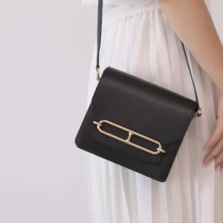 【Hermes 愛馬仕】Mini Roulis 18 簡約金屬LOGO小牛皮翻蓋斜背包(黑)