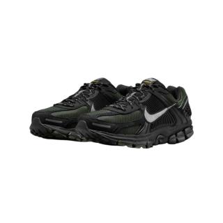 【NIKE 耐吉】Nike Zoom Vomero 5 Black Sequoia 黑綠 HV2527-001(耐用 時尚 休閒鞋 男鞋)