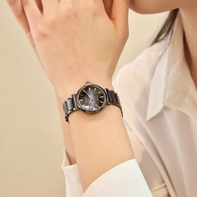 【CITIZEN 星辰】L系列 100週年限量 宇宙幻彩 光動能腕錶 29.5MM(EM1067-88E)