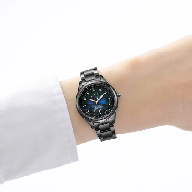 【CITIZEN 星辰】xC 宇宙幻彩 100週年限量  鈦金屬電波女錶 29MM(EE1008-56E)