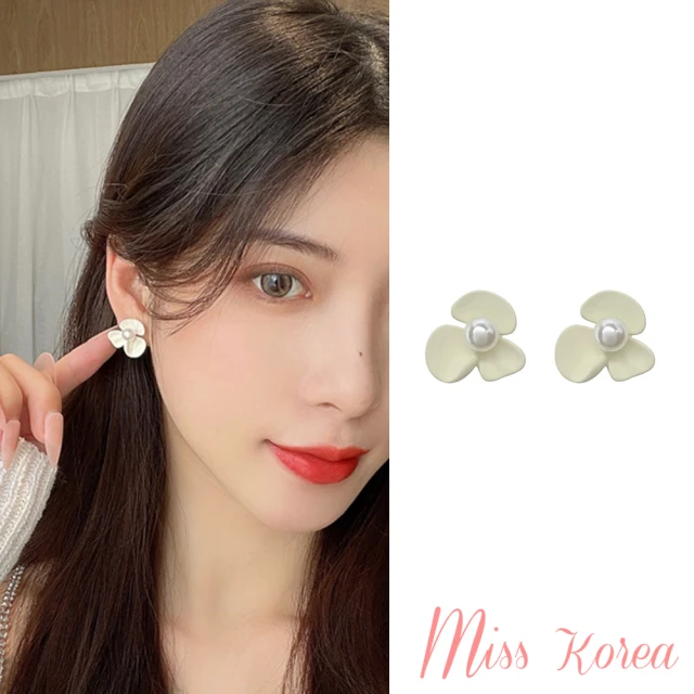 MISS KOREA 韓國設計溫柔氣質白色花朵珍珠夾式耳環(無耳洞耳環 耳夾 夾式耳環)