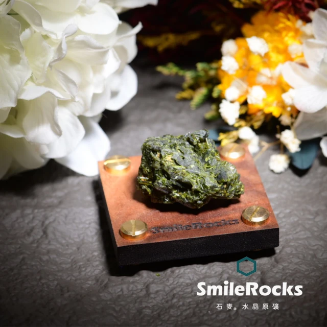 SmileRocks 石麥 石麥水晶原礦 綠碧璽原礦 No.6230011870(SmilePad 6X6底板)