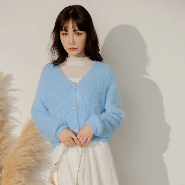 【OB 嚴選】柔暖仿水貂絨珍珠釦開襟毛衣 《FA3058》