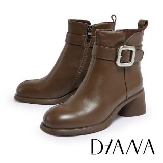【DIANA】率性皮帶大方釦真皮粗跟短靴(咖啡)