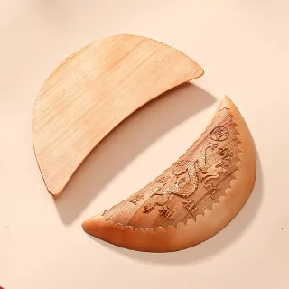 【佛顯神威】精雕雙龍桃木筊-一對(木雕 博杯 聖杯 廟宇 問事 佛教 拜拜 道具 法器 開運 卜卦 風水 擲茭)