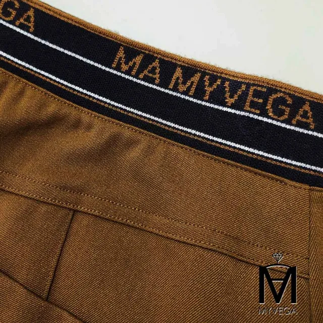 【MYVEGA 麥雪爾】MA高含棉字母彈性後腰頭開岔傘狀八分裙-焦糖色