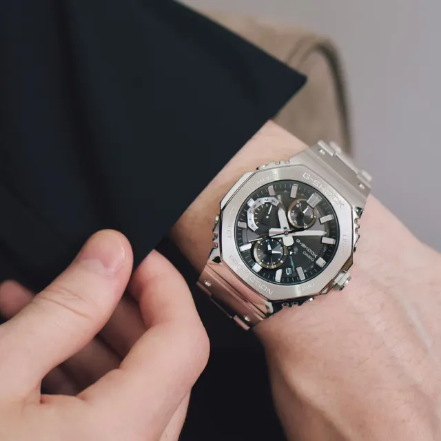 【CASIO 卡西歐】G-SHOCK 太陽能藍芽 全金屬八角形三眼計時錶-黑(GMC-B2100D-1A)