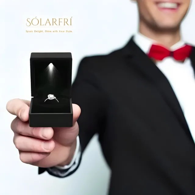 【SOLARFRi】LED燈鑽戒指盒首飾盒 方型優雅氣質感(求婚 訂婚 生日 情人節 七夕 女朋友 老婆 禮物 多色款)