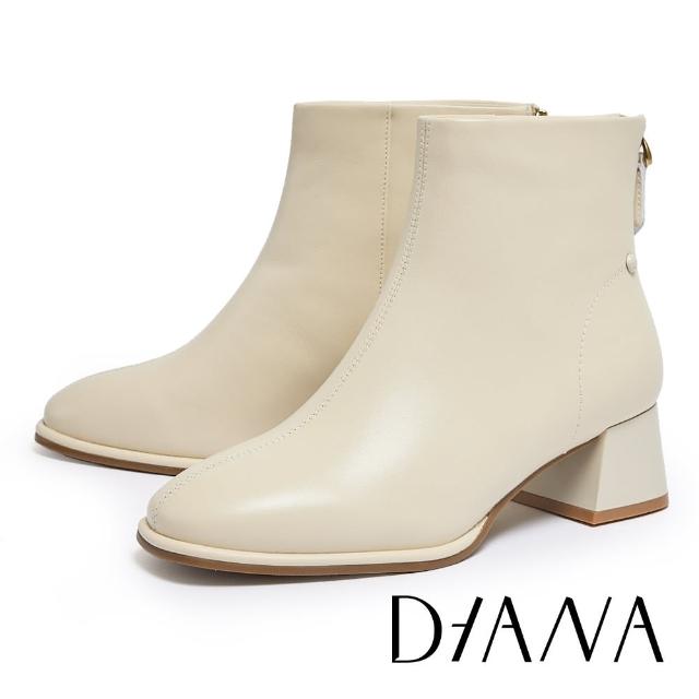 【DIANA】質感素面羊皮粗低跟短靴(米色)