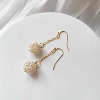 【Elegant 珍愛宣言】花蕊 天然珍珠編織球球耳環(天然迷你珍珠 珍珠耳環 金鏈珍珠耳環 抗敏鋼針