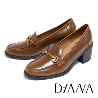 【DIANA】復古馬銜釦真皮中跟樂福鞋(咖啡)