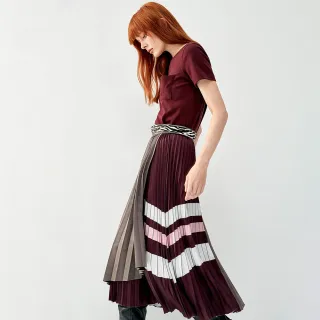 【iROO】仿麂皮壓褶中長裙