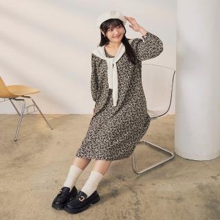 【OB 嚴選】雲朵自訂款碎花V領泡泡袖長洋裝 《DA10234》