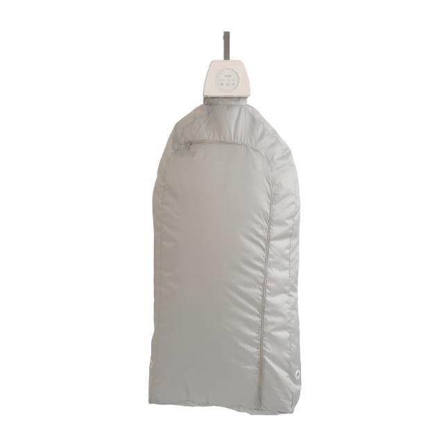 ROOMMI Suncase 輕巧UV烘衣機 RMCD01，專為忙碌生活設計的白色系多功能烘乾機。支援烘鞋、烘衣、烘被，具備UV殺菌、防潮及定時功能，600W功率快速乾燥，機身尺寸僅15.5x12.6x26cm，重量1.3kg，便於收納。適用110V電壓，BSMI認證R3D409，享1年保固，理想的居家防潮殺菌好夥伴。