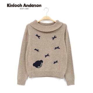 【Kinloch Anderson】金安德森女裝 甜美翻領熊頭織標造型長袖針織長袖上衣(KA1369010 棕色)