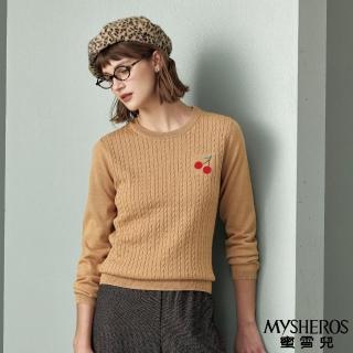 【MYSHEROS 蜜雪兒】造型針織上衣 櫻桃刺繡圓領 麻花造型拼接(駝)