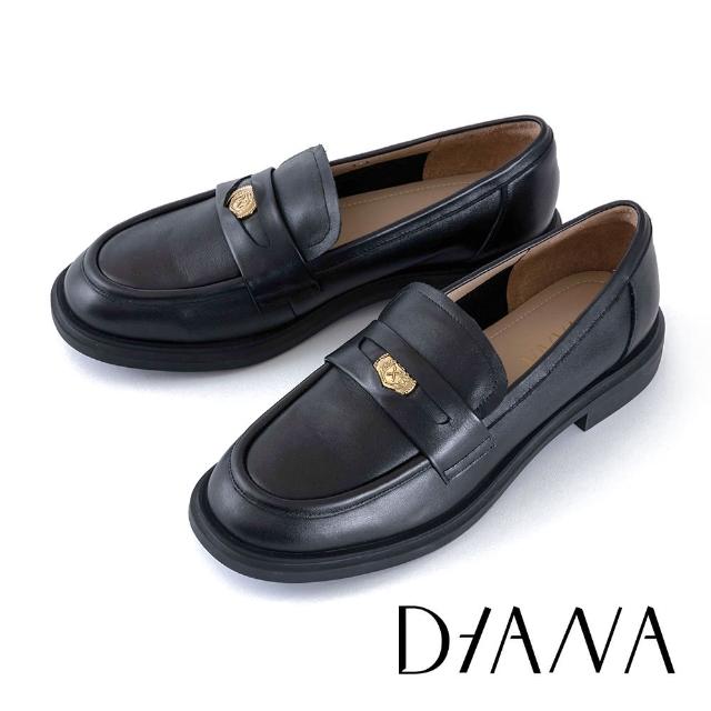 【DIANA】金屬飾釦真皮低跟樂福鞋(黑色)