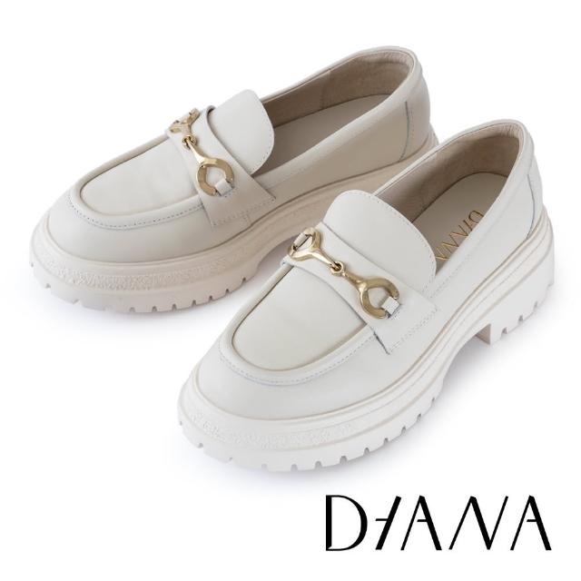 【DIANA】舒適俐落馬銜釦真皮樂福厚底鞋(米色)