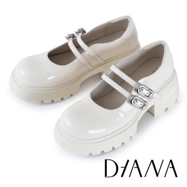 【DIANA】俐落質感飾釦真皮樂福厚底鞋(米色)