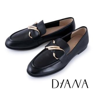 【DIANA】時尚造型釦飾真皮低跟樂福鞋(黑色)