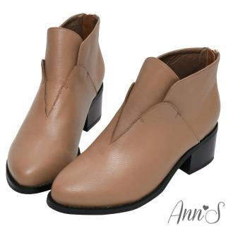 【Ann’S】頂級小羊皮真皮 視覺修長層次拼接尖頭粗跟短靴5cm(卡其)