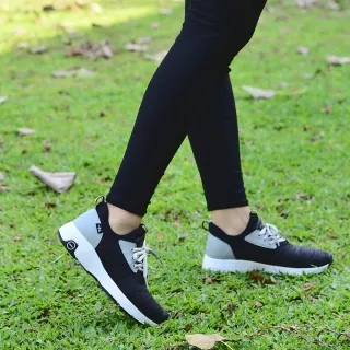 【PUHU 彪琥】防潑水輕量運動鞋-女款黑(100%MIT 防潑水 透氣 支撐)