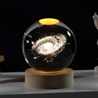 【A-ONE 匯旺】宇宙 銀河系 3D雕刻水晶球 發光水晶球 小夜燈 木底座 桌面 LED暖光夜燈