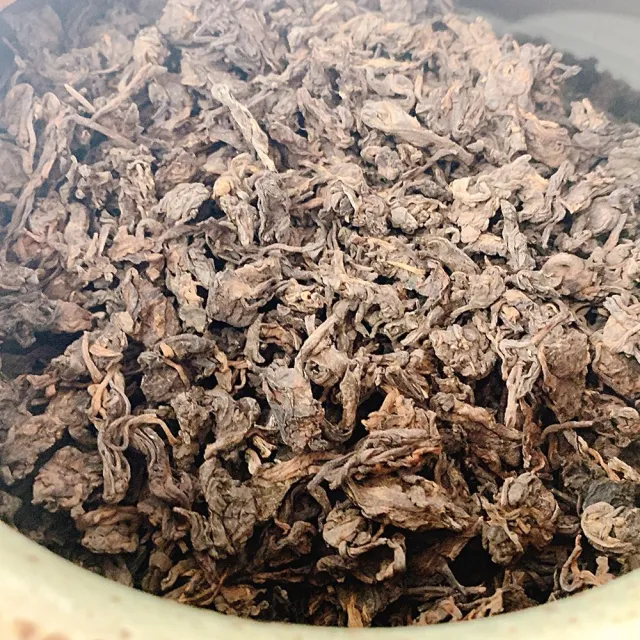 【藏古祥館】20年古樹熟普+日本信樂燒茶倉(20年古樹熟普 日本信樂燒茶倉 散茶)