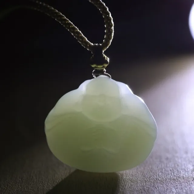 【MoonDy】彌勒佛玉墜 守護神 招財納福 保平安 玉珮 飾品 和田玉項鍊 吊墜 交換禮物 項鍊 玉石 配件