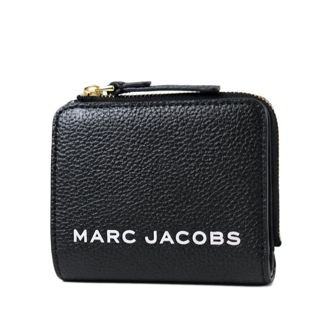 【MARC JACOBS 馬克賈伯】專櫃款 白色LOGO荔枝紋對開釦式短夾-黑色