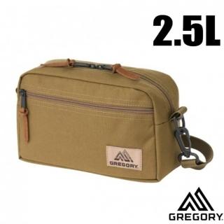 【Gregory】PAD SHOULDER POUCH 2.5L 可調式側背包 M.郵差包.斜背包(65380-E561 郊狼棕)