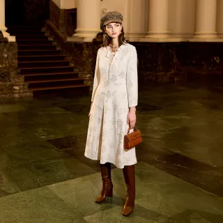 【ILEY 伊蕾】素雅荷葉金蔥緹花長洋裝(杏；M-2L；1243077129)