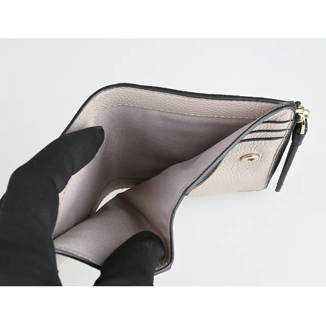 【TORY BURCH】TORY BURCH Mcgraw皮革雙T字LOGO荔枝紋小牛皮內外撞色設計6卡壓釦式拉鍊零錢短夾(黑)