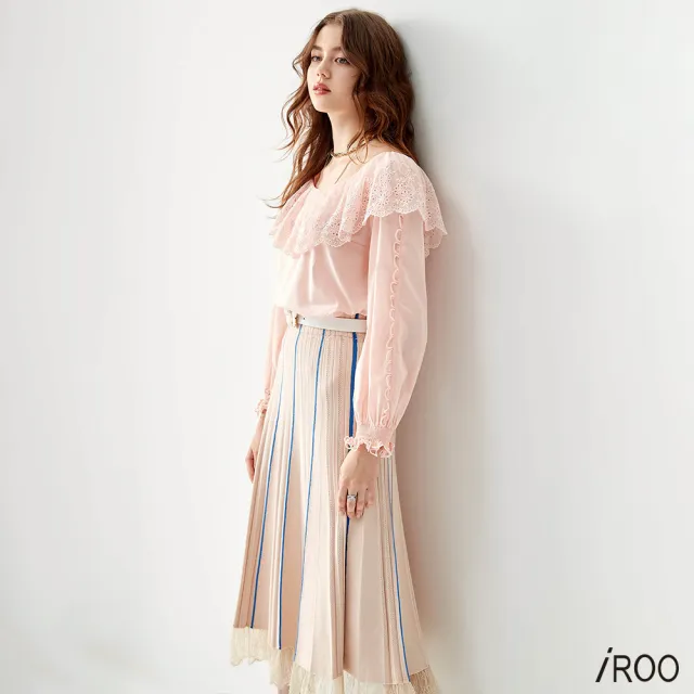 【iROO】花瓣蕾絲袖口單品上衣
