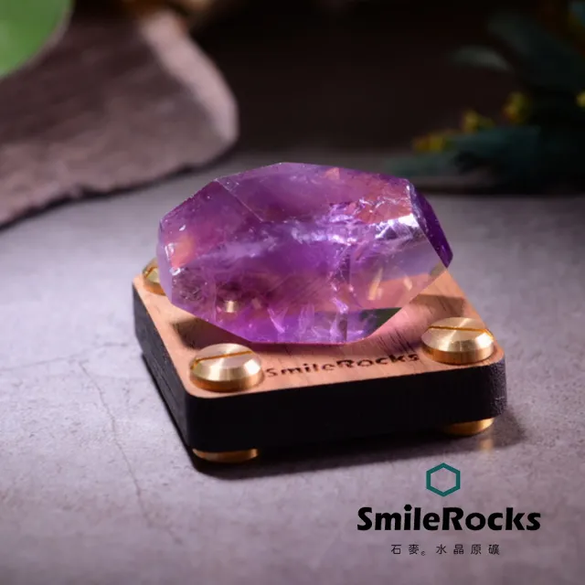 【SmileRocks 石麥】石麥水晶原礦 紫水晶隨形冰塊水晶No.623240107(SmilePad 4.5X4.5底板)