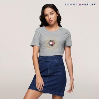 【Tommy Hilfiger】官方旗艦館 Vivian 徽章刺繡 T 恤 灰色