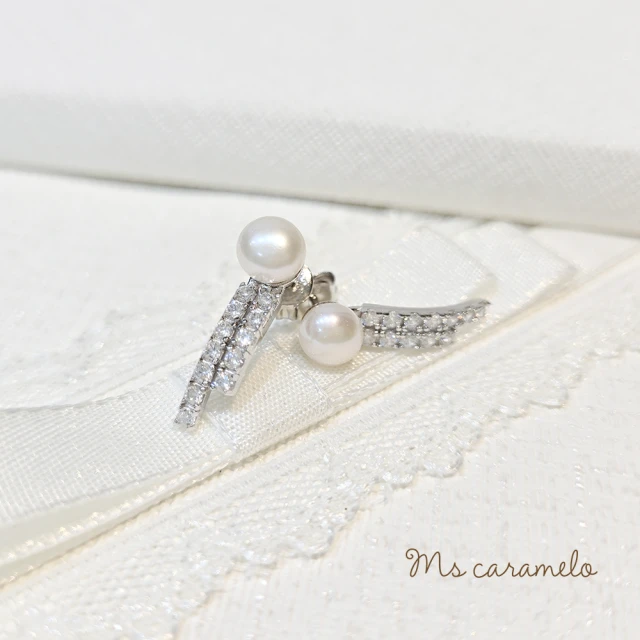 Ms caramelo 焦糖小姐Ms caramelo 焦糖小姐 925純銀鍍K白 弧線滿鑽(淡水珍珠耳環)