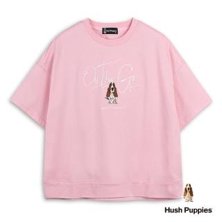 【Hush Puppies】女裝 上衣 簡約草寫英文刺繡狗寬版上衣(粉紅 / 53210105)