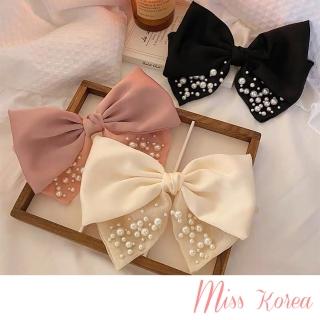 【MISS KOREA】珍珠髮夾 蝴蝶結髮夾/韓國設計浪漫珍珠點綴泡泡紗緞面蝴蝶結造型髮夾 馬尾夾(3色任選)