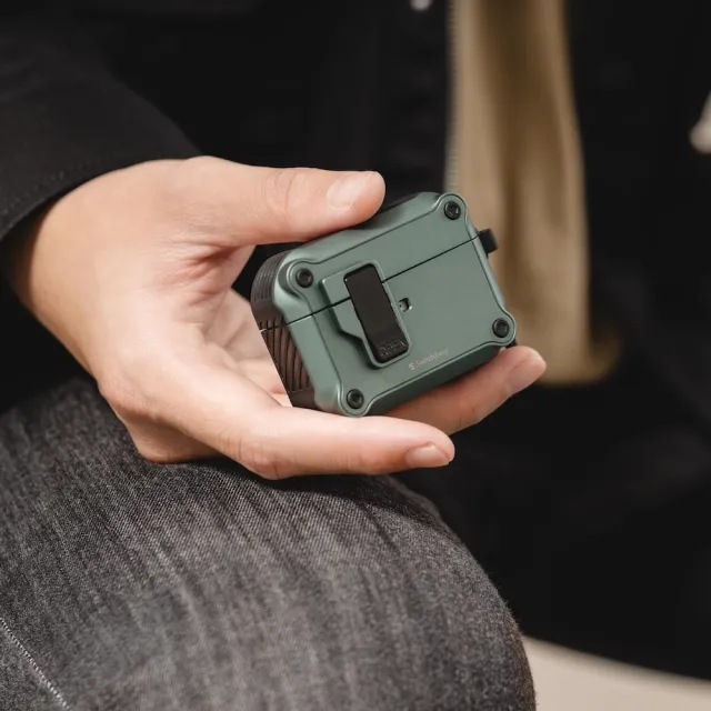 【MAGEASY】Rugged Shield AirPods Pro 2/1 耳機保護殼(按壓磁鐵鎖扣安全便利)