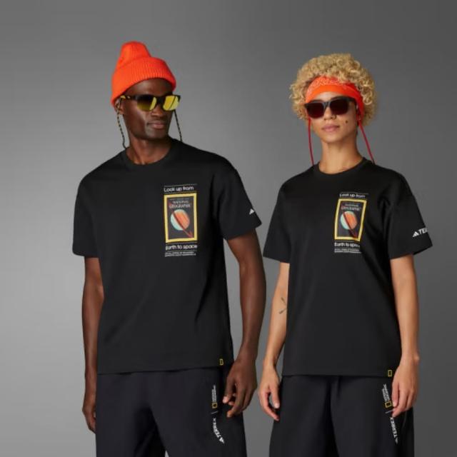 【adidas 愛迪達】短袖上衣 男 女 中性 三葉草 NG U AR F GFX T 黑 JD5964
