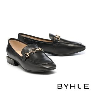 【BYHUE】時尚質感LOGO小花馬銜釦全真皮樂福方頭低跟鞋(黑)