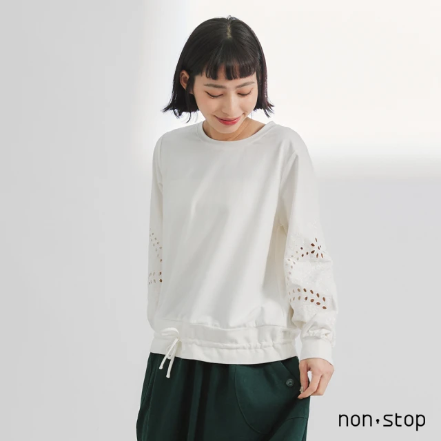 iROO 鑲荷葉邊愛心上衣 推薦