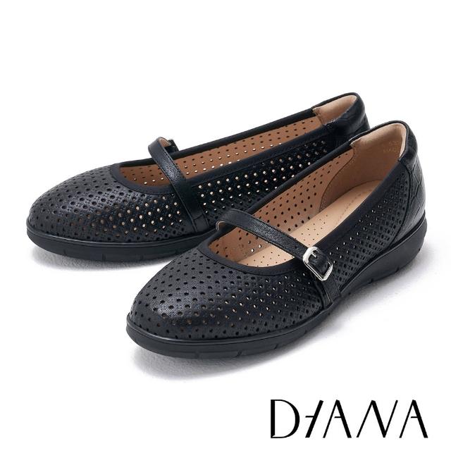 【DIANA】舒適真皮繫帶洞洞休閒鞋(黑色)