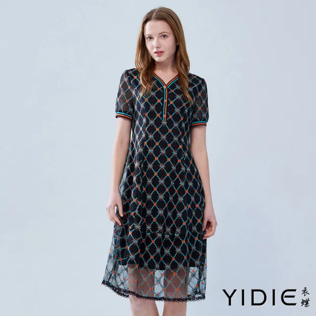 【YIDIE 衣蝶】羅紋領菱格圖案刺繡長洋裝-黑