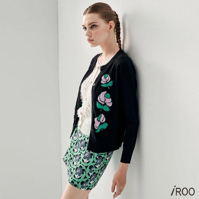 【iROO】綴花朵針織外套
