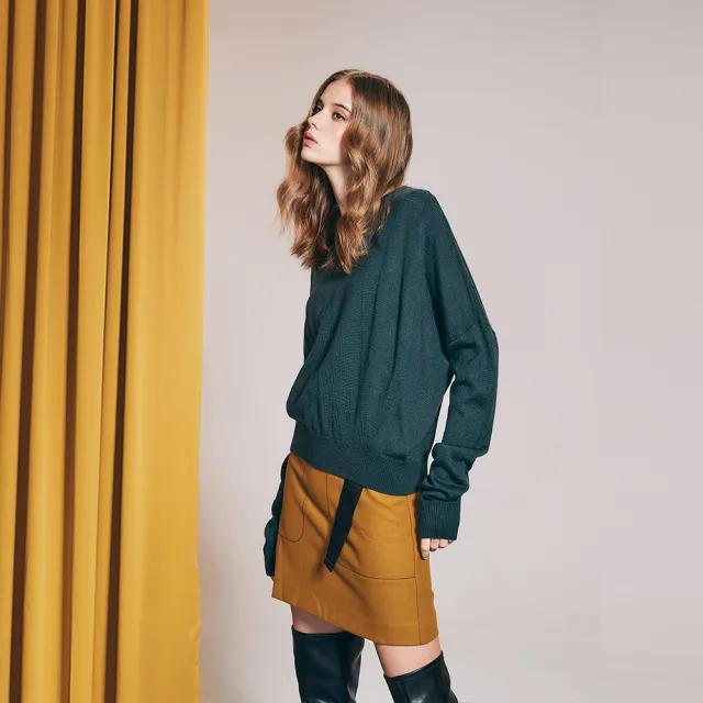 【ICHE 衣哲】Cop.Copine 法國原裝進口針織落肩造型上衣-祖母綠