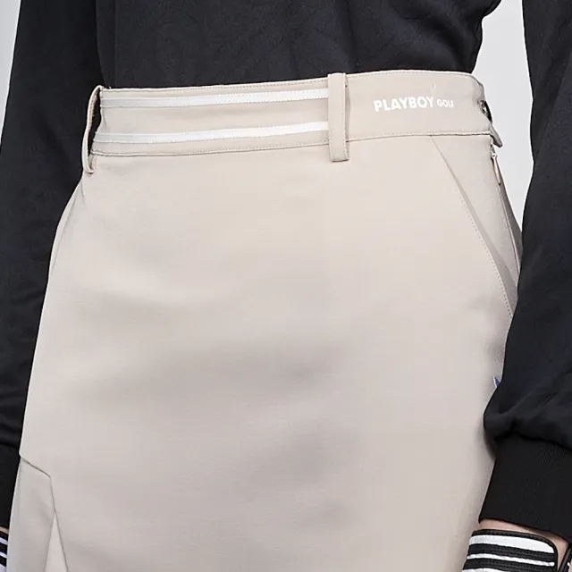 【PLAYBOY GOLF】女款單邊襬褶高爾夫短裙-卡其(高爾夫短裙/KD23212-75)